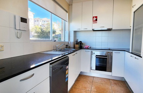 Bondi Apartment | Breathtaking Ocean Views - 2 bedroom apartment with parking