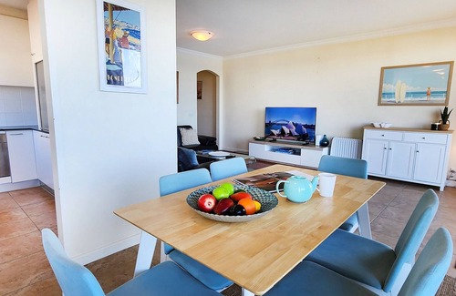 Bondi Apartment | Breathtaking Ocean Views - 2 bedroom apartment with parking
