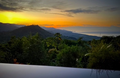 Savegre House | Breathtaking Ocean Views at Sunrise Sunset, 4BD, Pool, Wifi, Fruit Trees, Jungle