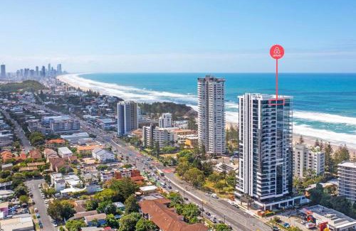 Burleigh Heads Apartment | Breathtaking Penthouse Paradise Ocean views Pool