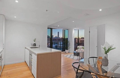Fortitude Valley Apartment | Breathtaking Sunset view apartment, BEST Location