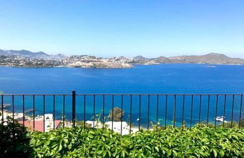 Dagbelen Apartment | Breathtaking sea view with a peaceful garden