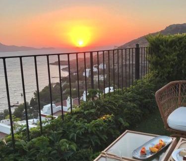 Dagbelen Apartment | Breathtaking sea view with a peaceful garden