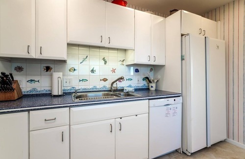 Seabrook Island House | Breathtaking Sunset Views! Ocean View & Steps to the Beach! Sleeps 6! Amenity Cards!