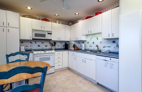 Seabrook Island House | Breathtaking Sunset Views! Ocean View & Steps to the Beach! Sleeps 6! Amenity Cards!