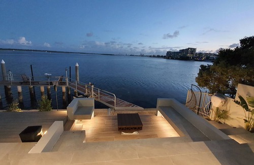 Paradise Point House | Breathtaking view of( pacific ocean),Broadwater ,surfers paradise skyline