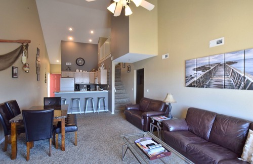 Osage Beach Condo | Breathtaking view! 2 Pools & Beach - 4 Enclosed Bedrm/3 bth/40' BoatSlip Avlb.