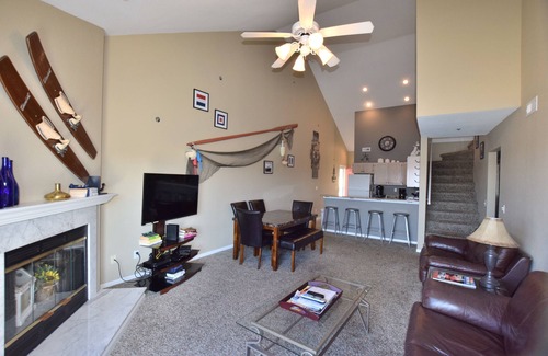 Osage Beach Condo | Breathtaking view! 2 Pools & Beach - 4 Enclosed Bedrm/3 bth/40' BoatSlip Avlb.