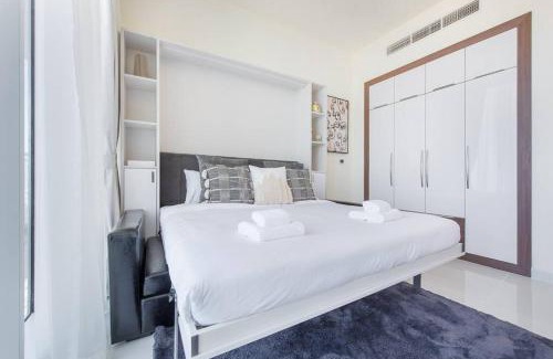Al Barsha Apartment | Breathtaking view compact & modern spacious studio