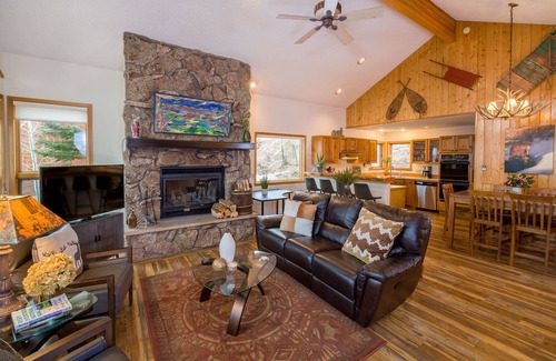 Windcliff Estates House | Breathtaking view of RMNP @ Windcliff -sauna/pool table/AC