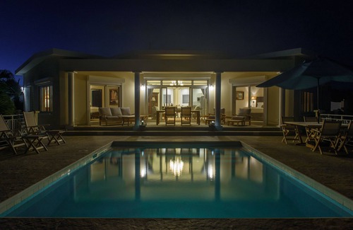 The Valley Villa | Breathtaking Views - Minutes From Many Beaches - Family-Friendly Villa