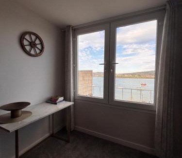 Conwy Apartment | Breathtaking views from a Stylish Coastal Apartment