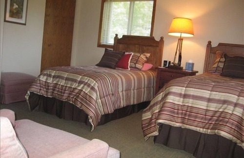 Onamia House | Breathtaking Views of Lake Mille Lacs at Izatys Resort