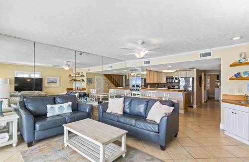 Fort Walton Beach - Destin Condo | BREATHTAKING VIEWS on every floor! 214 Destin Seafarer
