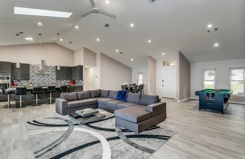 Gulf Breeze House | Breathtaking Views in Most Rooms |Bay Front | Dock |Landscaped |Modern Gulf Breeze Oasis