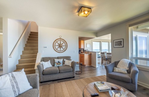 Lincoln City House | Breathtaking views of sand the surf