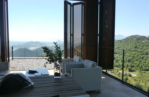 Karuc House | Breathtaking villa surrounded by Lake Scutari Natural Park (Skadar)