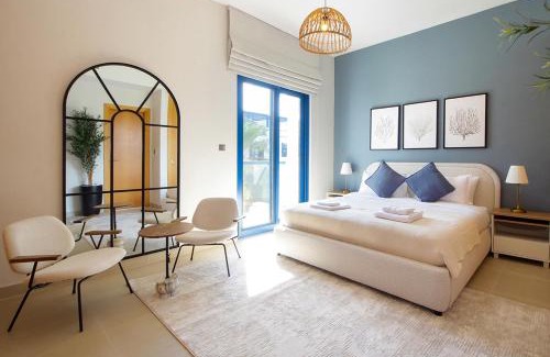 Palm Jumeirah Villa | Breathtaking Villa With Roof Garden and Beach access
