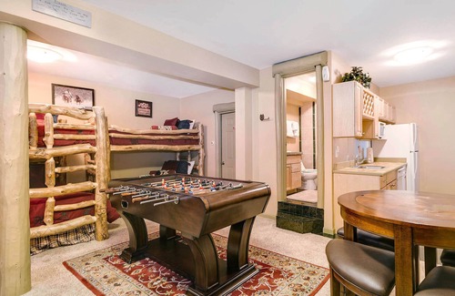 The Highlands House | BRECK LUXURY LOG HOME, MINUTES TO MAIN ST FREE VIP SHUTTLE SKI SEASON