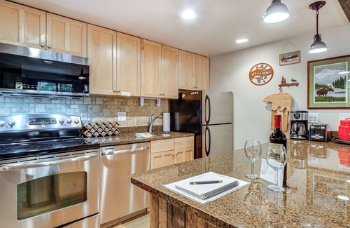 Peak 9 Condo | Breck Ski-In/Ski-Out Condo Near Main Street!