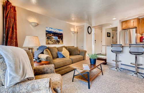 Peak 8 Condo | BRECKENRIDGE 2 BEDROOM CONDO, FREE SHUTTLE TO PEAK 8 & TOWN, CLOSE TO RESORT