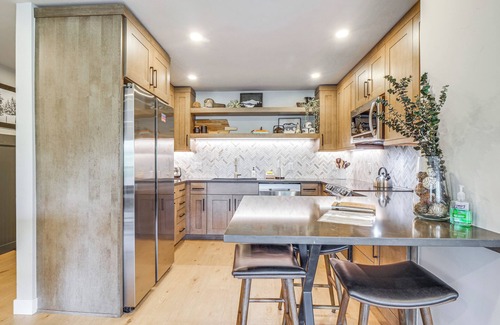 Warrior's Mark Condo | Breckenridge Condo w/Balcony & Resort Amenities
