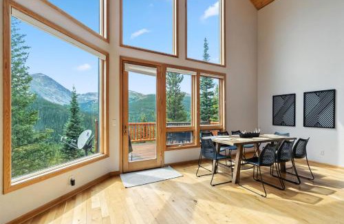 Historic District House | Breckenridge Retreat Hot Tub and Mountain Vistas