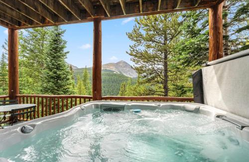 Historic District House | Breckenridge Retreat Hot Tub and Mountain Vistas
