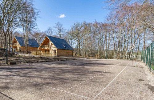 East Lewiston Apartment | Breckland Lodge 1 with Hot Tub