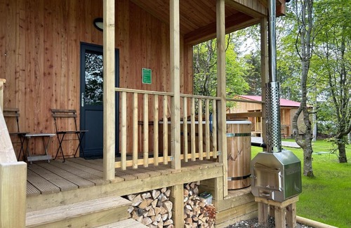 East Lewiston Ski Chalet | Breckland Lodge 3 with Hot Tub