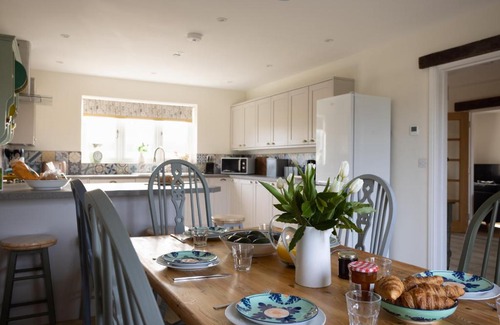 Llandovery Apartment | Brecon Beacons Cottage with Stunning Country Views