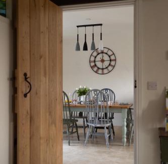 Llandovery Apartment | Brecon Beacons Cottage with Stunning Country Views