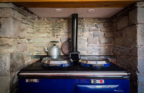 Crickhowell House | Brecon Beacons Country Home, sleeps 15+ family/pet friendly, perfect for walking
