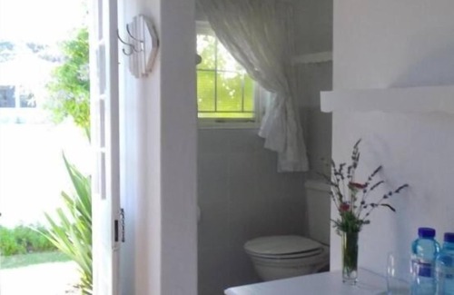 Kidd's Beach Bed & Breakfast | Breeze Inn Bed and Breakfast