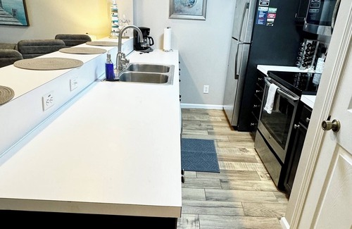 Cherry Grove Beach Condo | Breeze Oasis-North Myrtle Beach Condo-Pool-Jacuzzi-Walk to the Beach-Snowbird