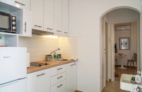 Vouliagmeni Apartment | Breeze One Bedroom Apartment by BluPine