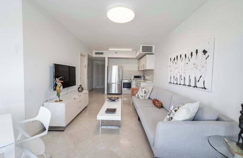 Herzliya Pituach Apartment | Breeze Suite at The Island