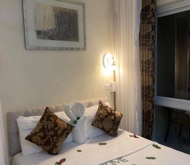 Diani Beach Bed & Breakfast | Breezebay beach road hotel Diani