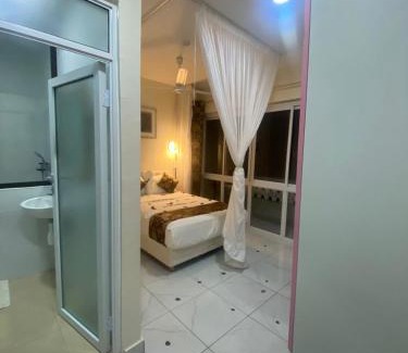 Diani Beach Bed & Breakfast | Breezebay beach road hotel Diani