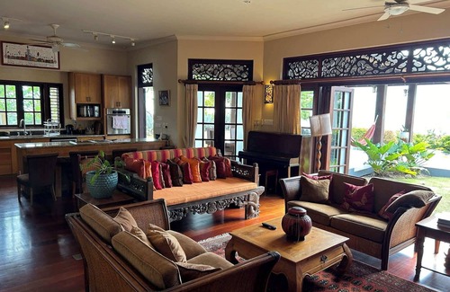 Deanes Villa | Breezin in St James by Personal Villas - Luxuriate Guilt-Free