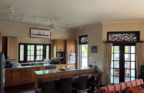 Deanes Villa | Breezin in St James by Personal Villas - Luxuriate Guilt-Free