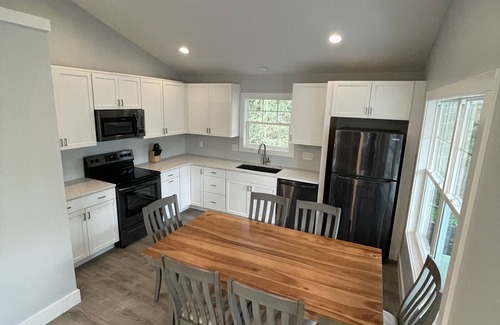 Miami Park House | Breezy Beach - Lake Michigan Access , private hot tub!