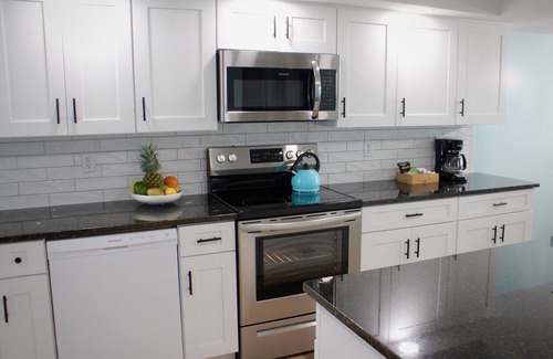Daytona Beach Shores Condo | Breezy Beachfront Condo - Blue Turtle Bungalow - Ocean Front - First-Floor