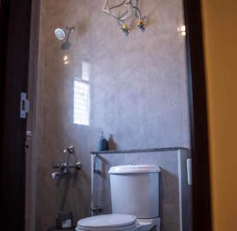 Vadanemelli Hotel | Breezy Bliss