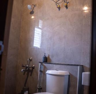Vadanemelli Hotel | Breezy Bliss