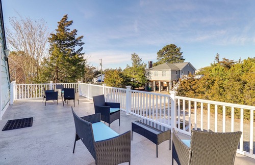 Broadkill Beach House | BREEZY BUNGALOW - 4 BD, 2BA - Sleeps 8 - Rooftop Deck