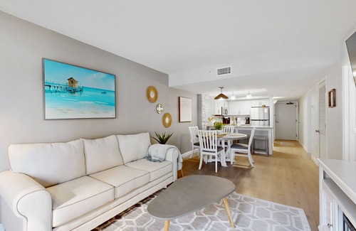 Myrtle Beach Condo | Breezy condo with indoor pool, hot tub, balcony, fitness room, & game room