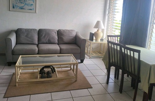 Orange Grove Condo | Breezy Condo with AC!
