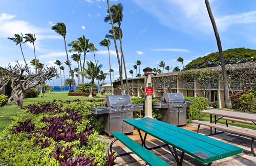 Napili Condo | Breezy condo with wood and tile floors
