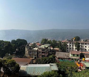 Mahabaleshwar Hotel | Breezy cozzy
